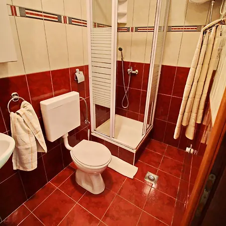 Veselka, - One Bedroom With Terrace And Garden View 6 Apartman Lumbarda